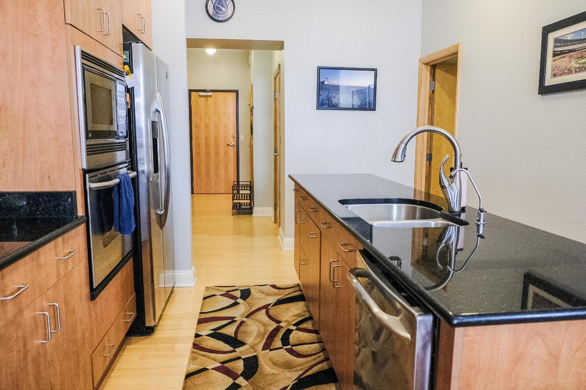 インディアナポリスModern Lofts Next To Georgia St. & Convention Ctr.アパートメント 部屋 写真